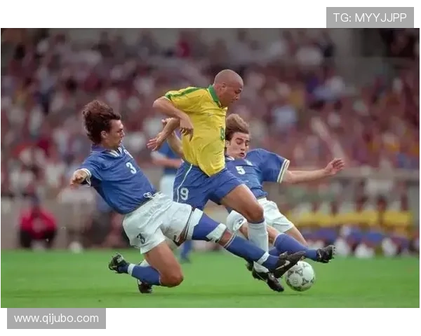 从草根到巨星他用简朴的生活诠释足球的真谛与热爱 从草根到巨星他用简朴的生活诠释足球的真谛与热爱