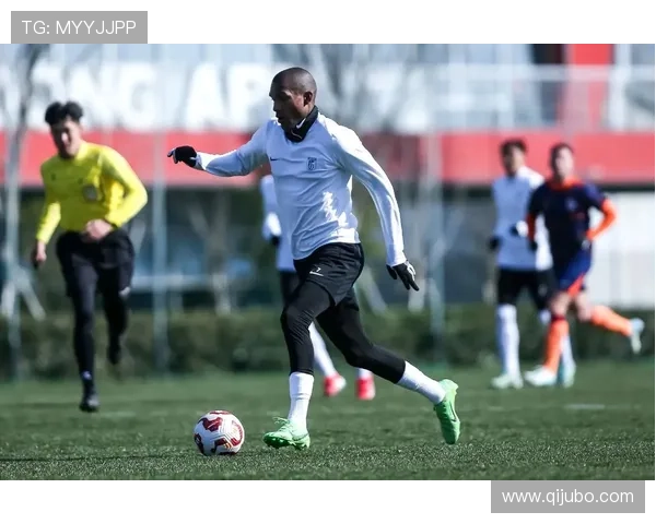 抖音霸气足球明星展现球场魅力与个人风采的完美结合 抖音霸气足球明星展现球场魅力与个人风采的完美结合